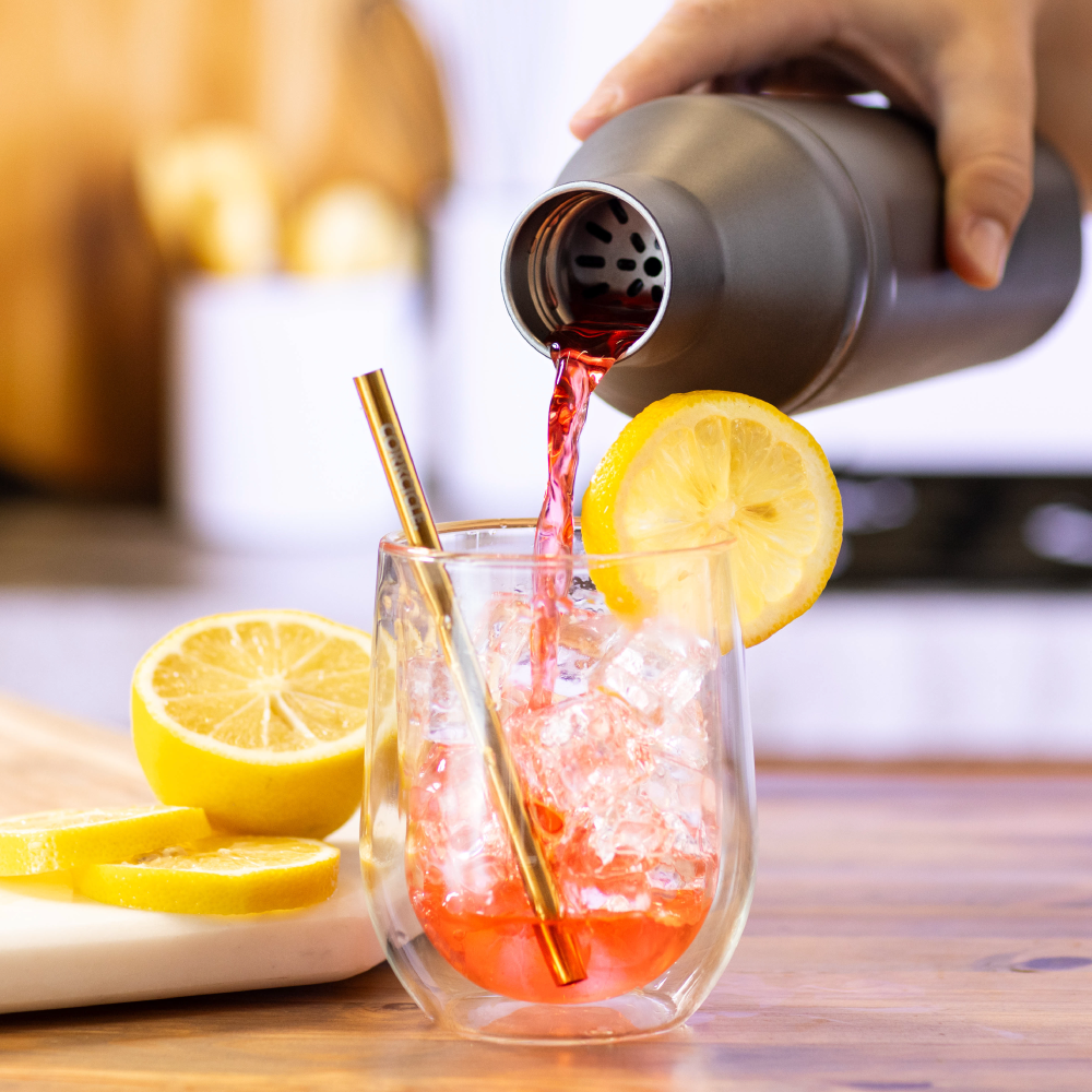 cocktail-shaker-lid-v5 Cocktail_Shaker_lifestyle_1_0f873eef-26b9-477a-b301-4dde25c00201.png
